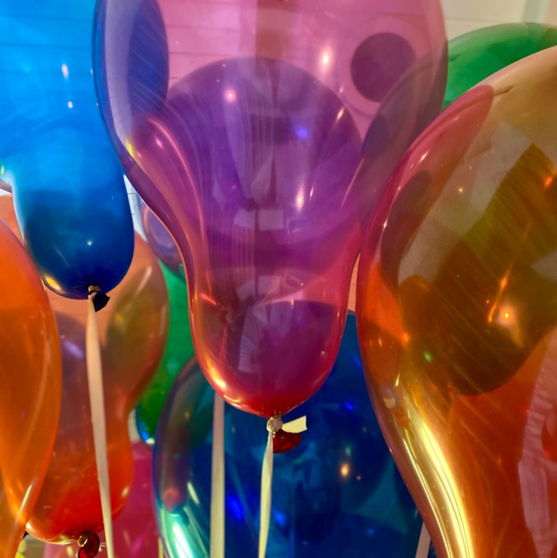 Big colorful 28 inch crystal balloons with a shorter more Q24 like neck.